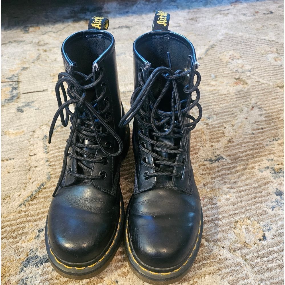 Dr. Martens Black Lace Up Boots Sz 6. - Picture 4 of 9